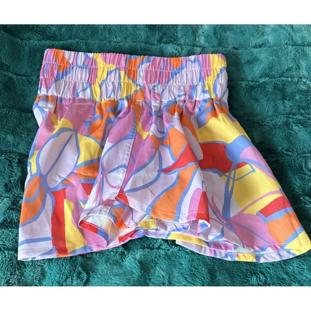 Charming Charlie‎ Women Size Small Contrast Print Elastic High Waist Shorts